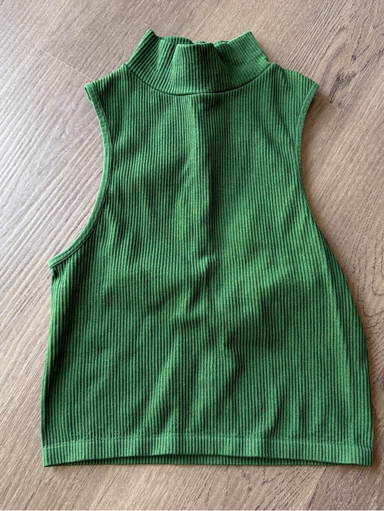 Tops - Green Turtleneck Tanktop